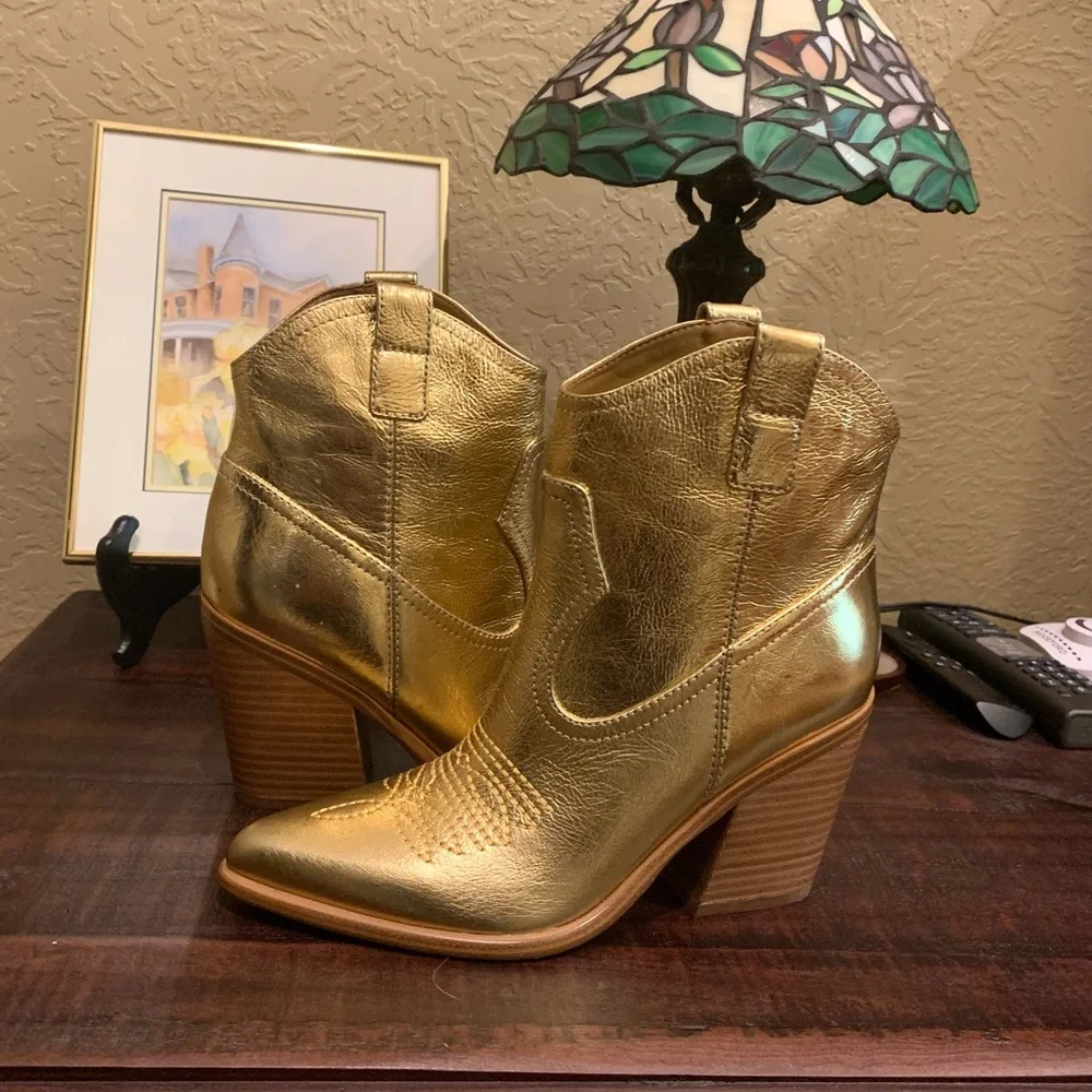 NWOT Marc Fisher Jalella Ankle Boot 7M - Gold Western Heeled Bootie never worn! - Picture 3 of 10